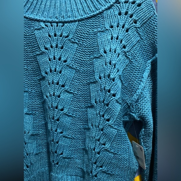 NWT FREE PEOPLE SWEATER 💙 - Picture 4 of 7